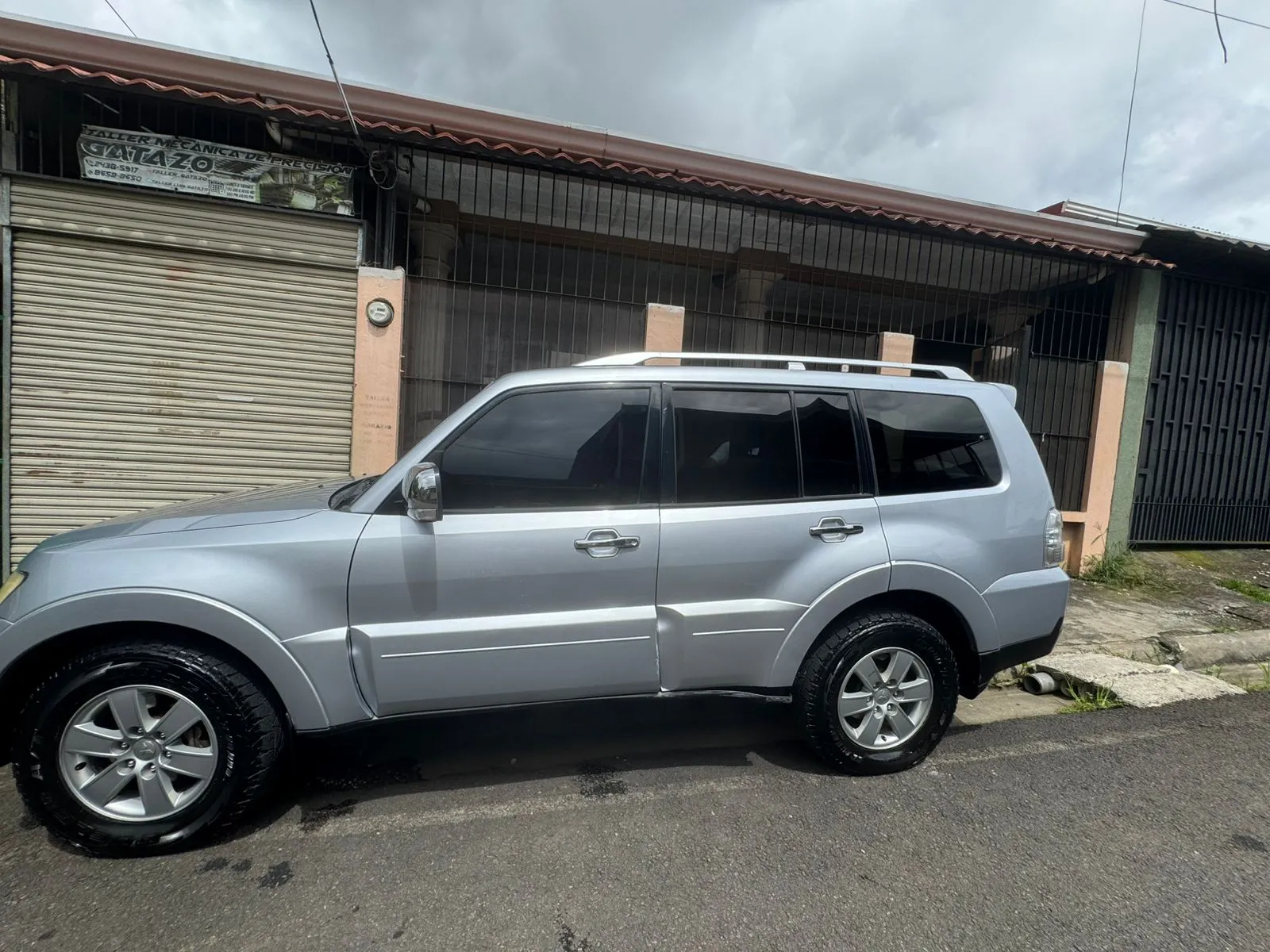 2008 Mitsubishi Montero