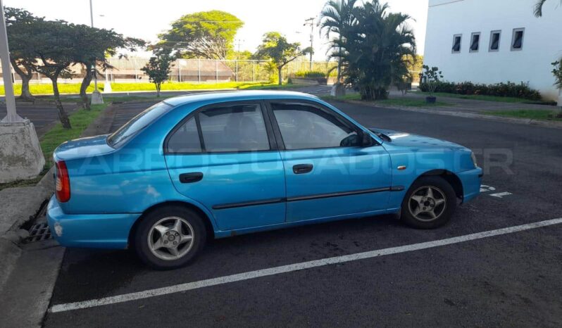 Excelente Hyundai accent verna 2000 lleno