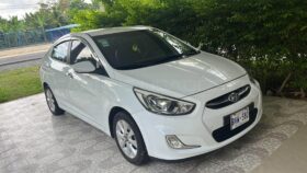 Excelente Hyundai Accent automático 2016