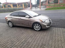 Bueno Hyundai Accent Blue 2012 lleno