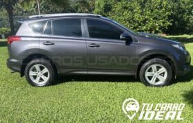 Excelente Toyota RAV4 2014