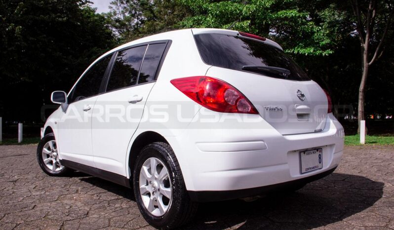 Impecable Nissan Tiida 2012 lleno