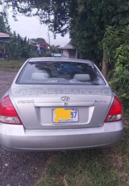 Excelente Hyundai Elantra 2003 lleno