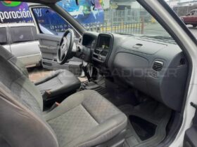 Excelente Nissan Frontier 2011