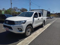 Excelente 2017 Toyota Hilux