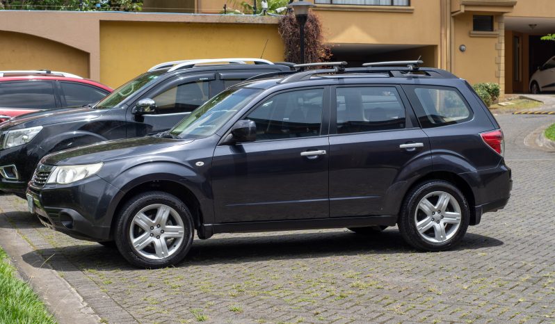 Excelente 2010 Subaru Forester lleno