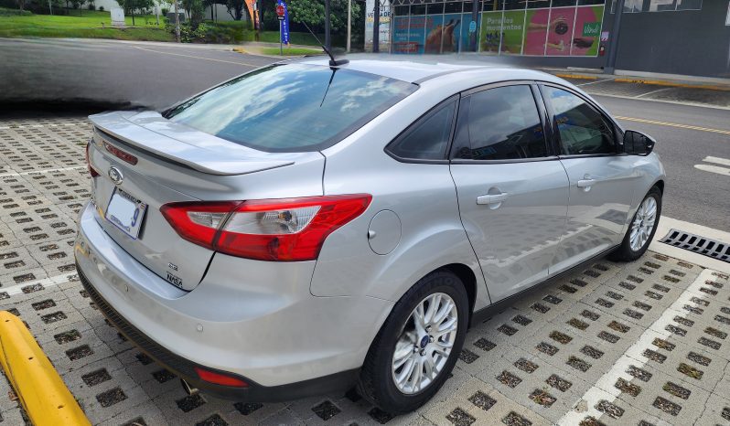 Excelente 2012 Ford Focus (International) lleno