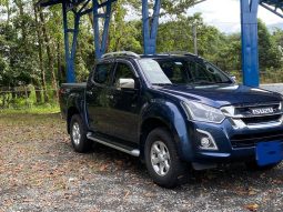 Excelente 2018 Isuzu D-Max lleno