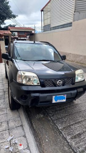 Excelente 2009 Nissan X-Trail