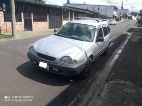 Muy Bueno 2000 Toyota Corolla