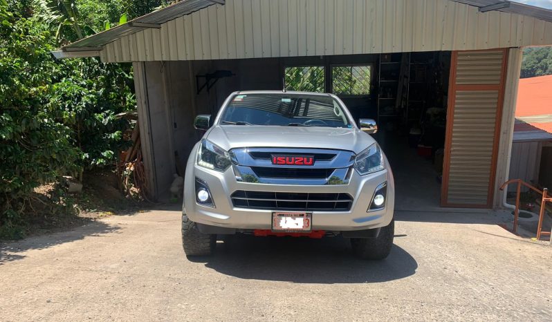 Excelente 2018 Isuzu D-Max lleno