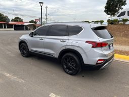 Excelente 2019 Hyundai Santa Fe lleno