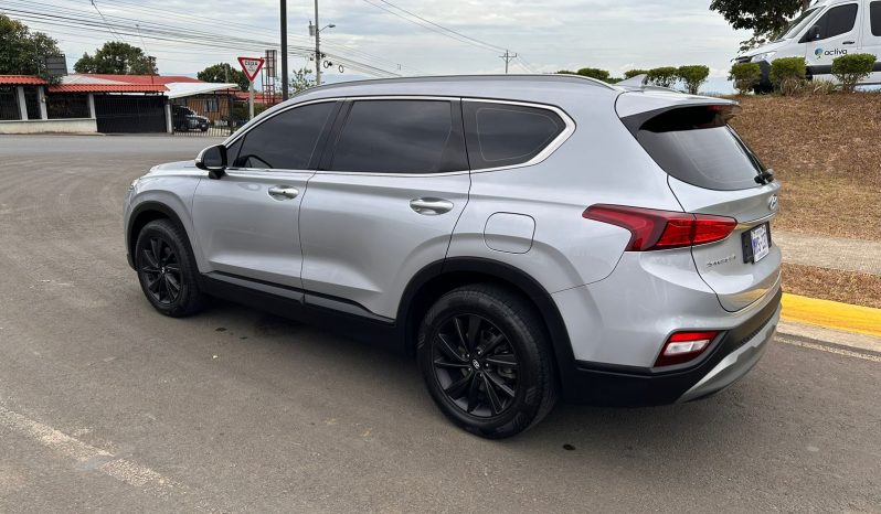 Excelente 2019 Hyundai Santa Fe lleno