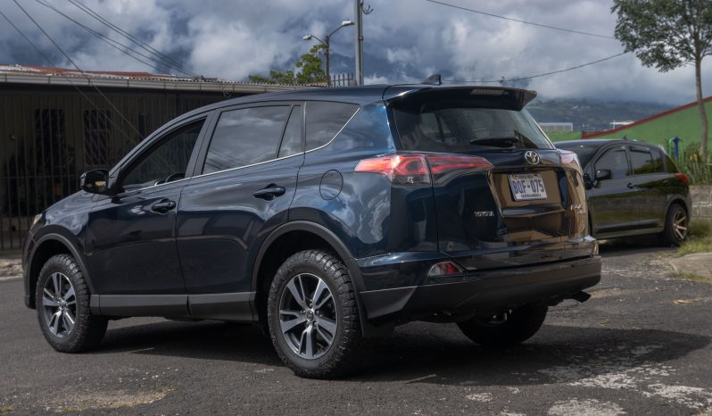 Excelente 2018 Toyota RAV4 lleno