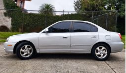 Muy Bueno 2005 Hyundai Elantra lleno