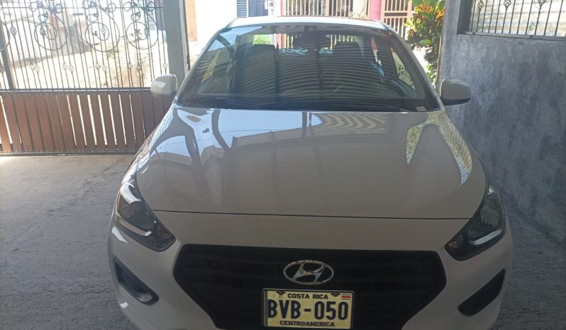 Excelente 2021 Hyundai Verna lleno