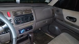 Excelente 1999 Mitsubishi Montero Sport lleno