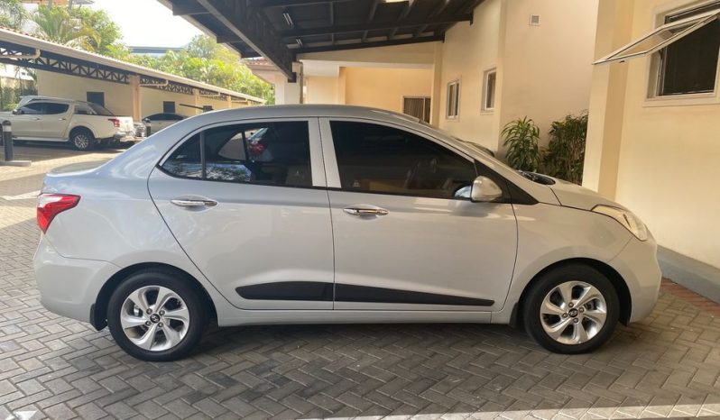 Excelente 2019 Hyundai i10 lleno