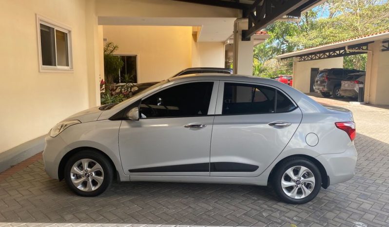 Excelente 2019 Hyundai i10 lleno