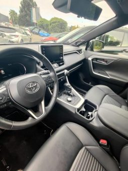 Excelente 2021 Toyota RAV4 lleno