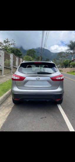 Excelente 2018 Nissan Qashqai lleno