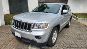 Excelente 2012 Jeep Grand Cherokee