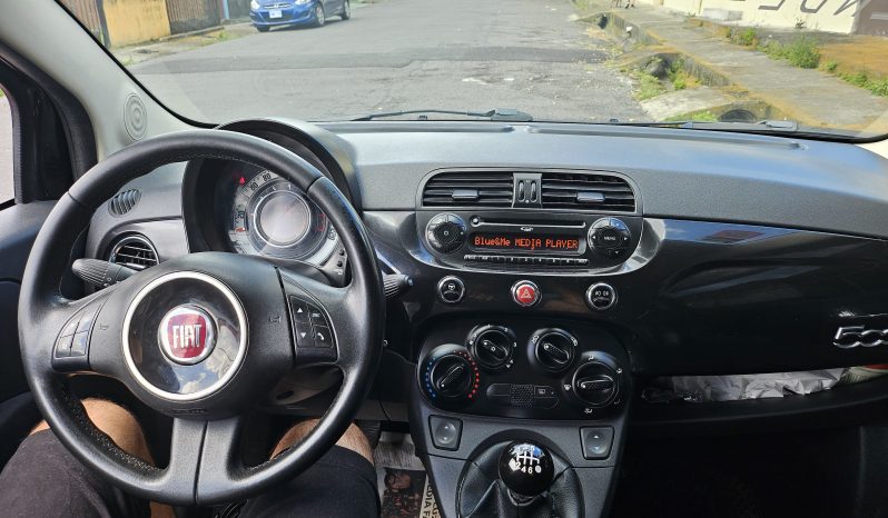 Muy Bueno 2011 Fiat 500 lleno