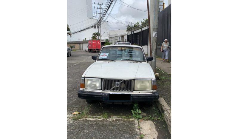 Bueno 1985 Volvo 200 series lleno