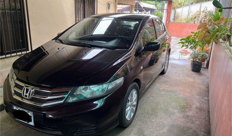 Excelente 2013 Honda City lleno