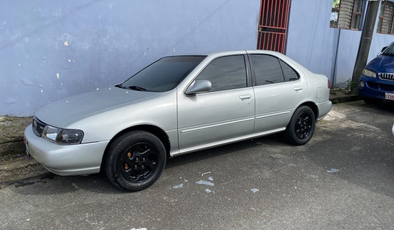 Bueno 1996 Nissan Sentra lleno