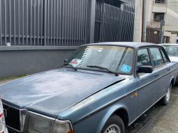 Bueno 1984 Volvo 200 series lleno