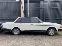 Bueno 1985 Volvo 200 series lleno