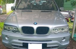 Excelente 2003 BMW X5 lleno