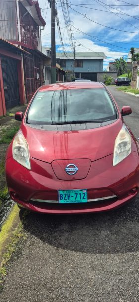 Excelente 2015 Nissan Leaf