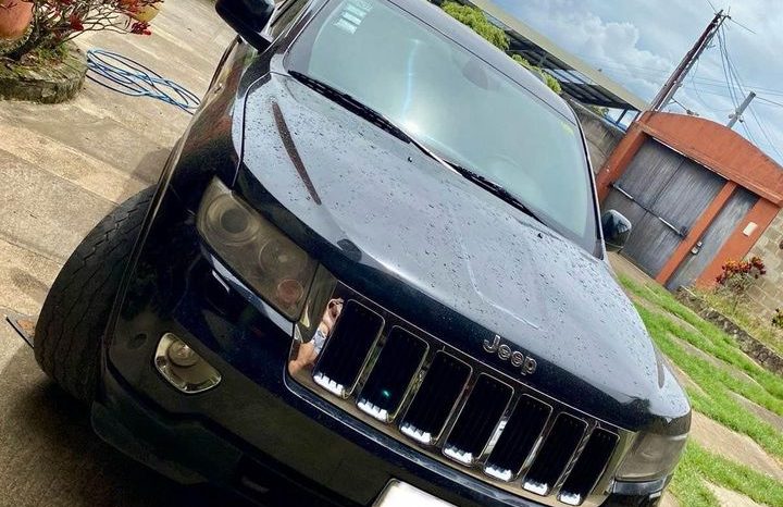 Muy Bueno 2011 Jeep Grand Cherokee lleno