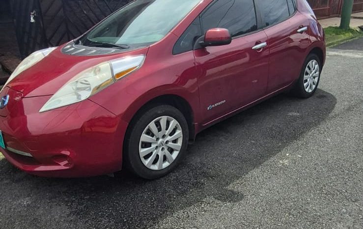 Excelente 2015 Nissan Leaf lleno