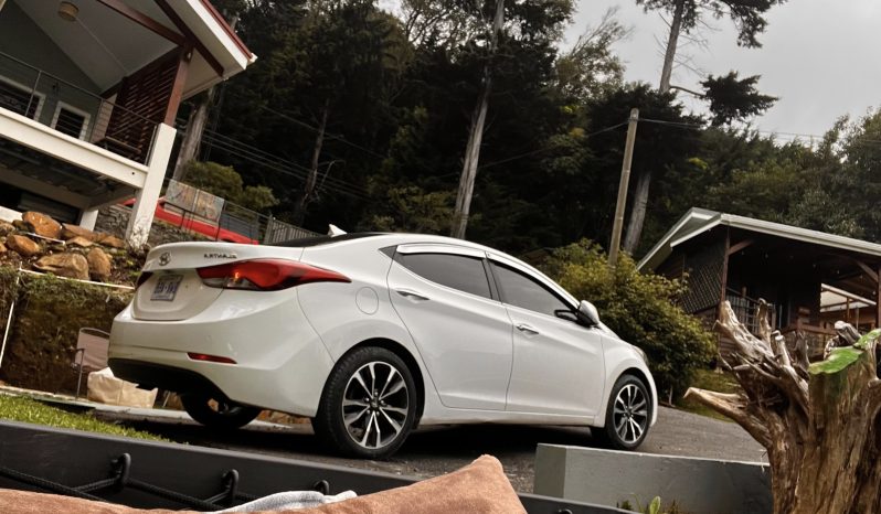 Excelente 2016 Hyundai Elantra lleno