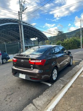 Excelente 2017 Kia K3