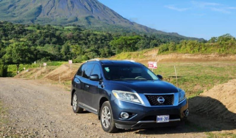 Muy Bueno 2013 Nissan Platina lleno