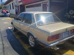 Regular 1984 BMW 3-Series lleno