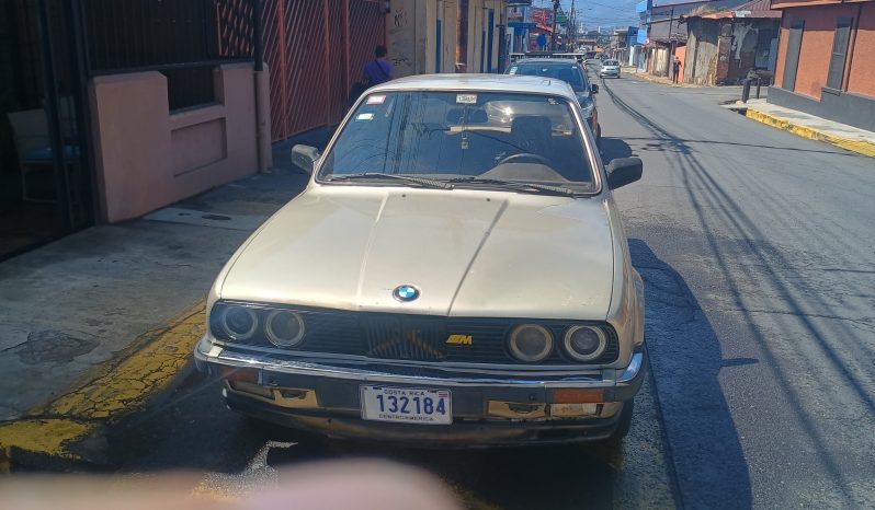 Regular 1984 BMW 3-Series lleno