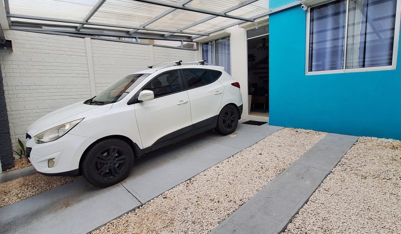 Muy Bueno 2013 Hyundai Tucson lleno