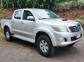 Excelente 2013 Toyota Hilux