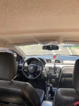 Muy Bueno 2017 Suzuki Ciaz lleno