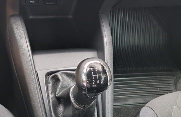 Excelente 2017 Nissan Kicks lleno