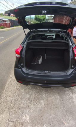 Excelente 2017 Nissan Kicks lleno