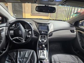 Excelente 2012 Hyundai Elantra