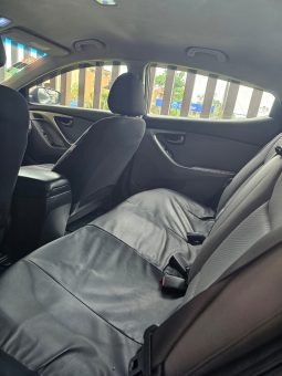 Excelente 2012 Hyundai Elantra lleno