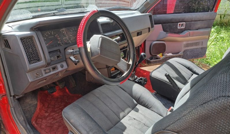 Bueno 1993 Nissan Hardbody Truck lleno
