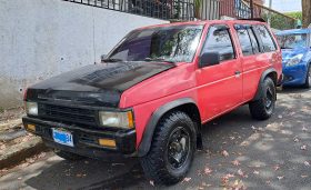Bueno 1993 Nissan Hardbody Truck